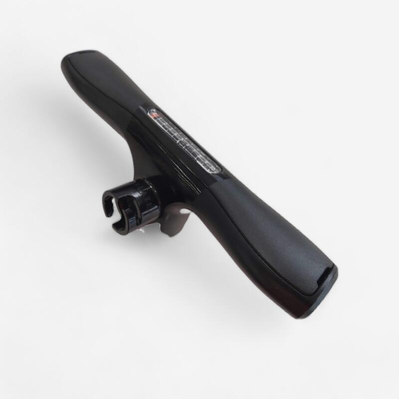 Handle and pressure gauge for dualaction lowpressure pump lpp100 0