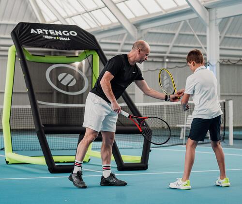 Tennis club equipment