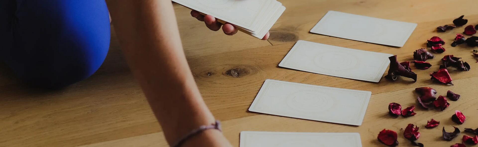 Les cartes oracles, un accompagnement à votre pratique du yoga
