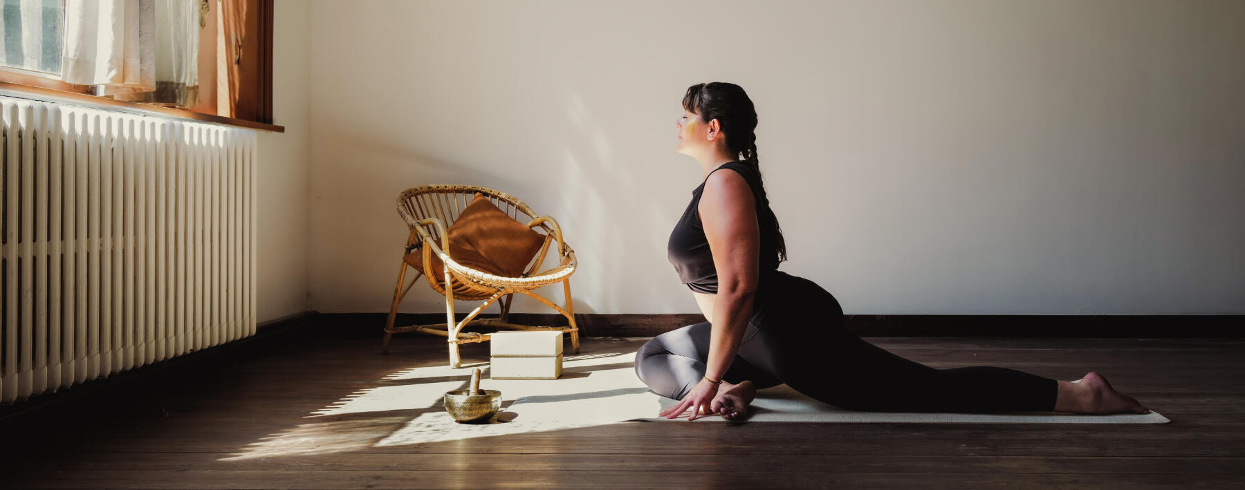 Yoga : réussir la posture du corbeau
