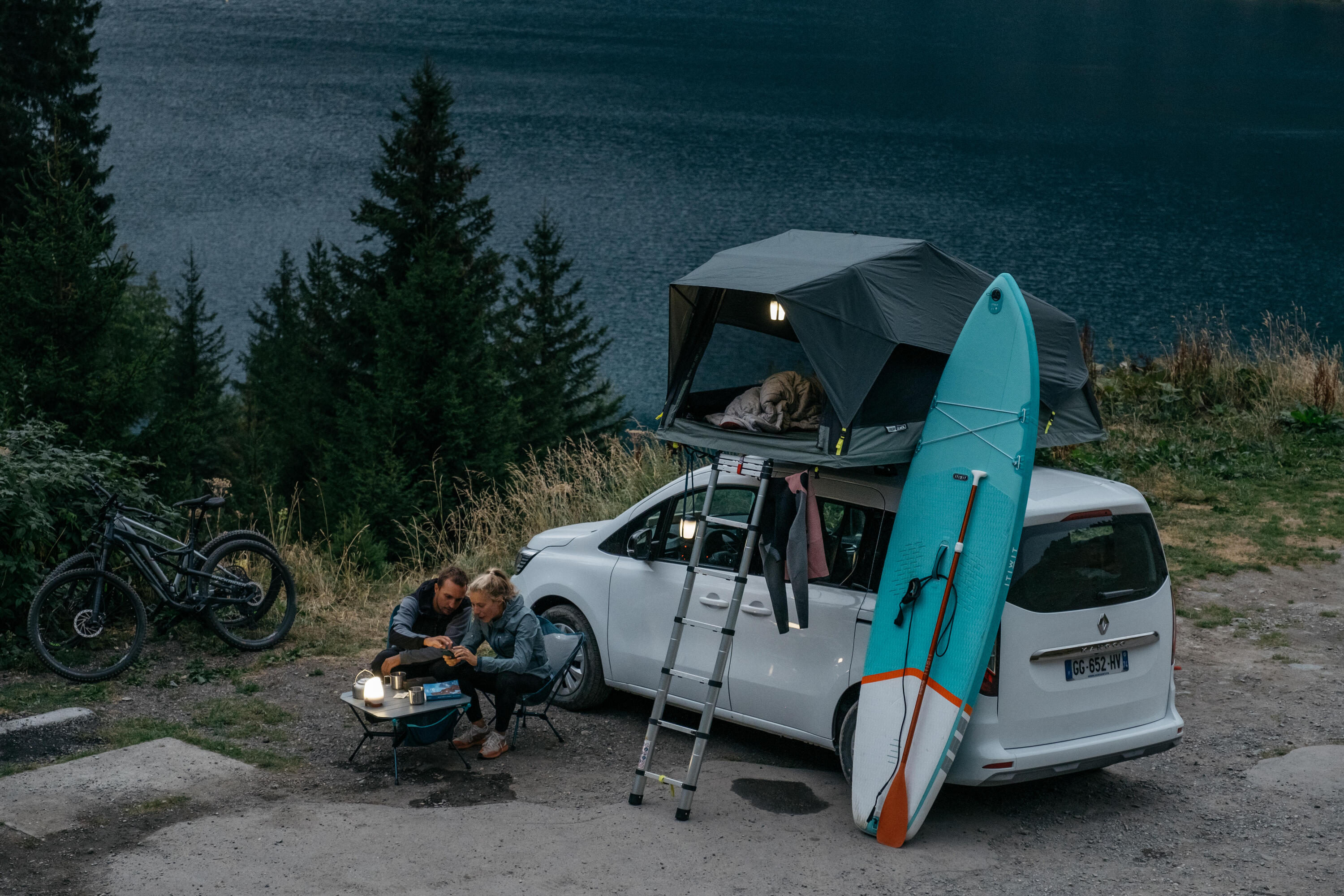 INFLATABLE ROOF TENT MH900 FRESH & BLACK 2 PERSON  10/26