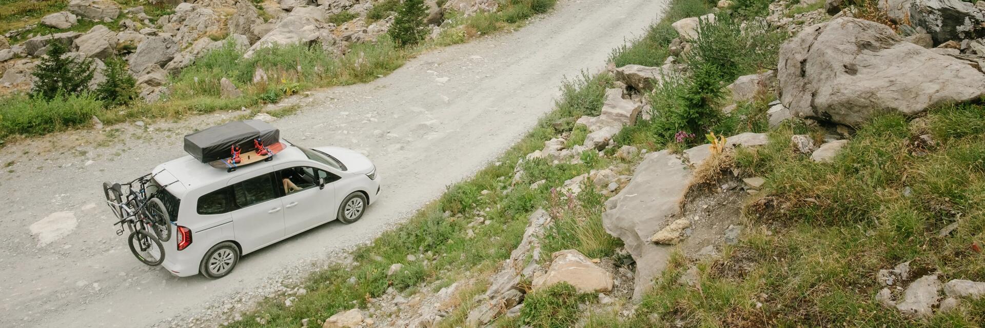 Matériel pour un voyage en van, quels sont les indispensables ?