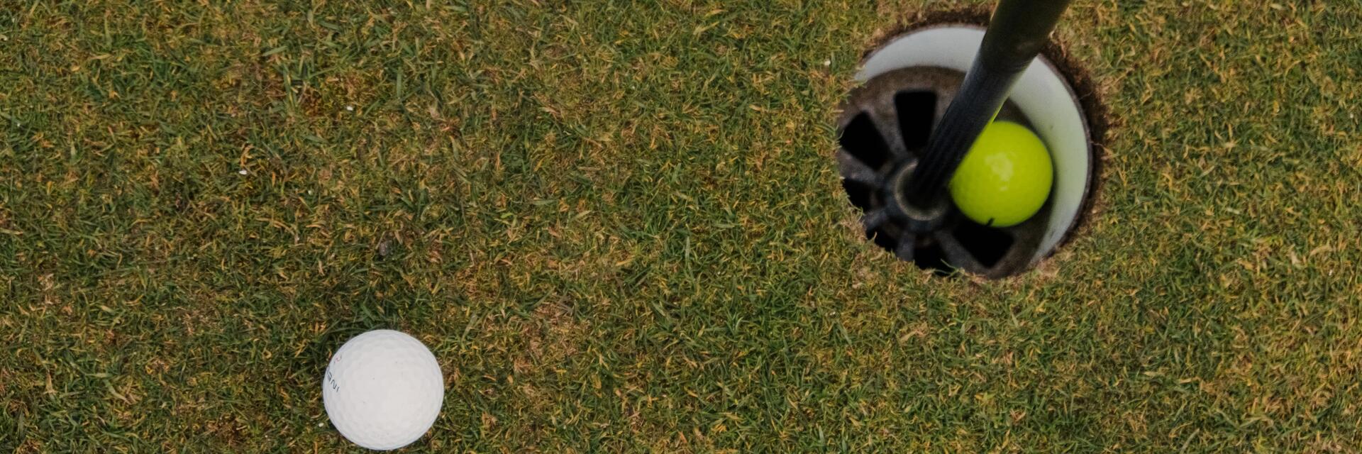 Comment choisir une balle de golf débutant ?