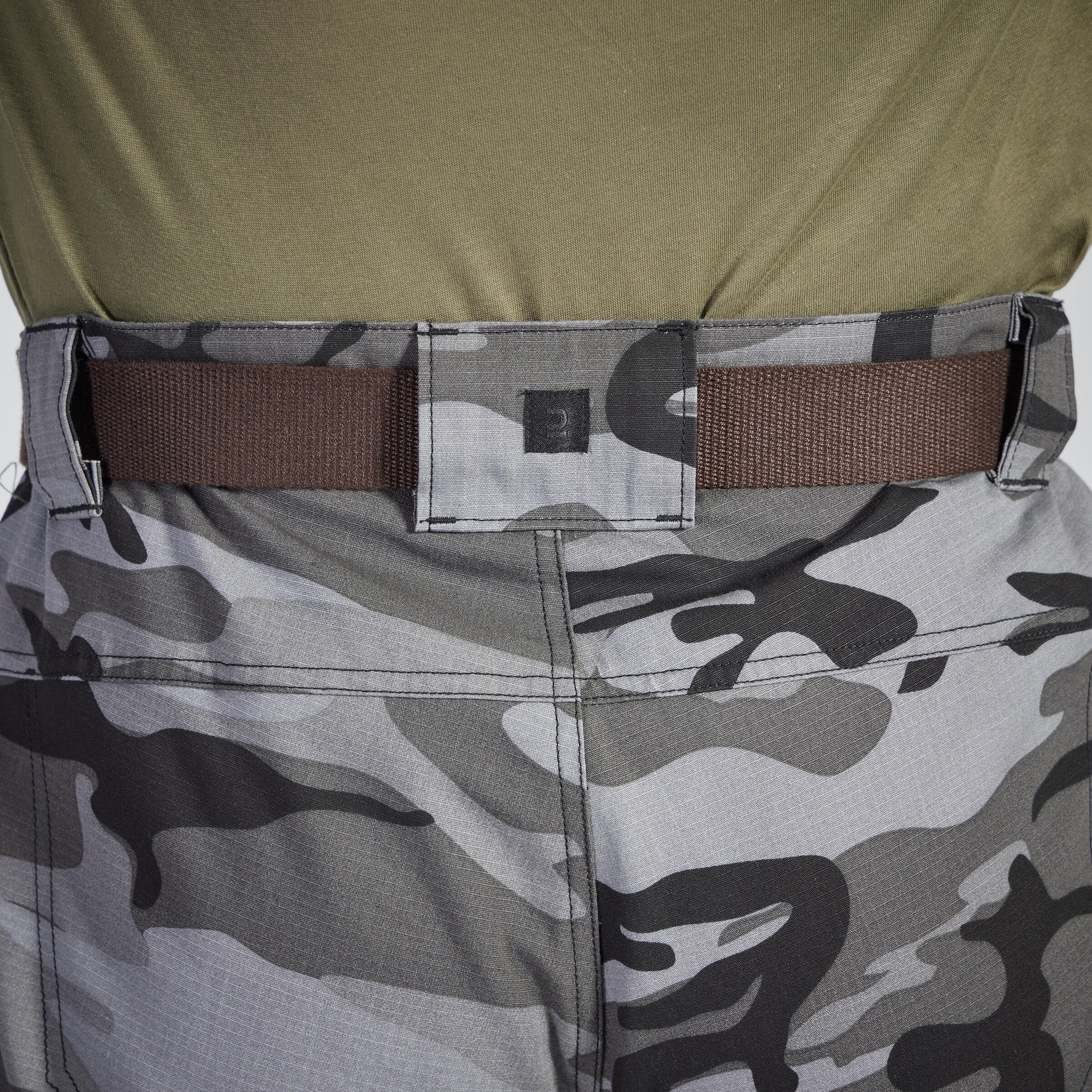 Jagdshorts/Bermuda Shorts 500 Cargo Camouflage Woodland schwarz 6/36
