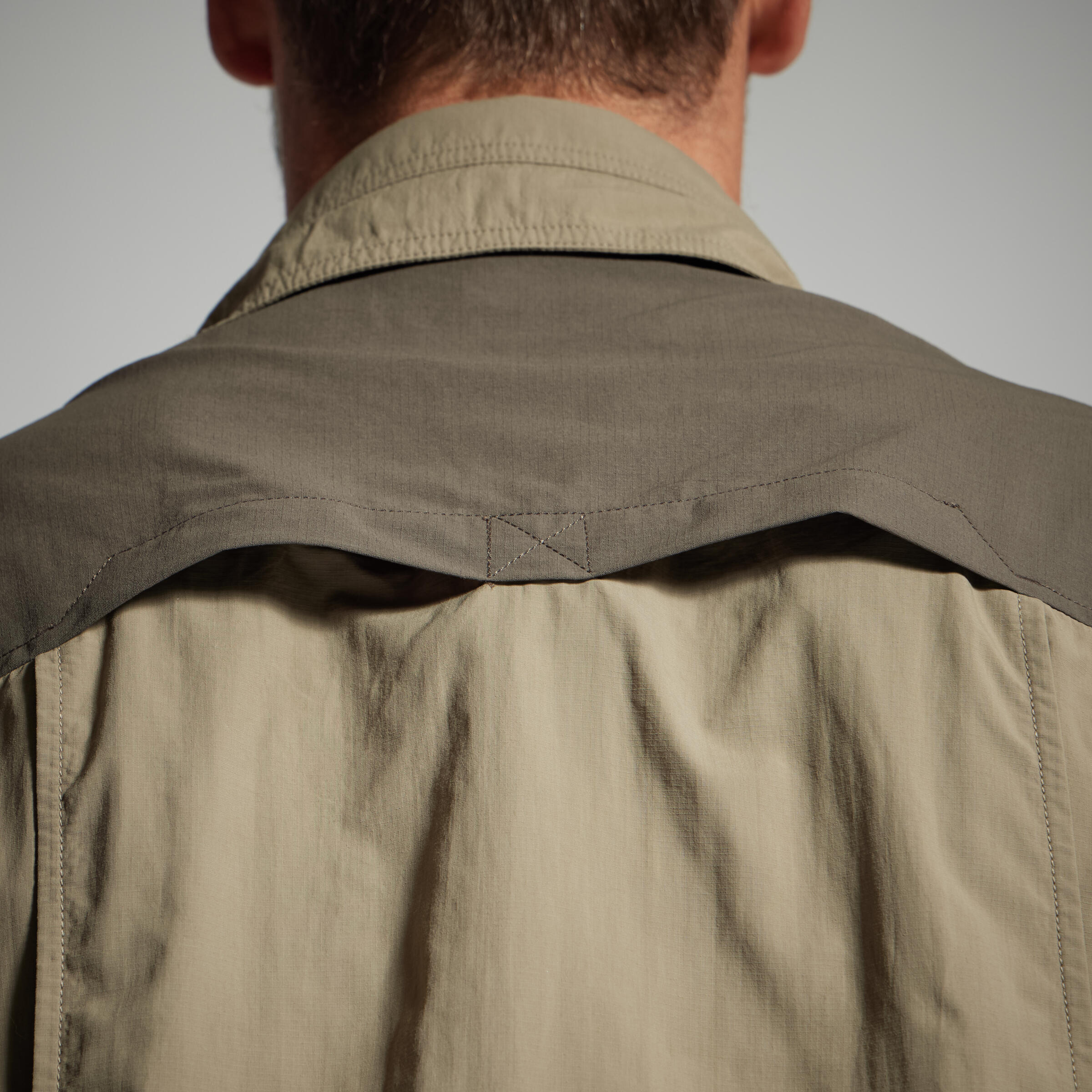 LIGHT AND BREATHABLE LONG-SLEEVED SHIRT 520 GREEN 7/13