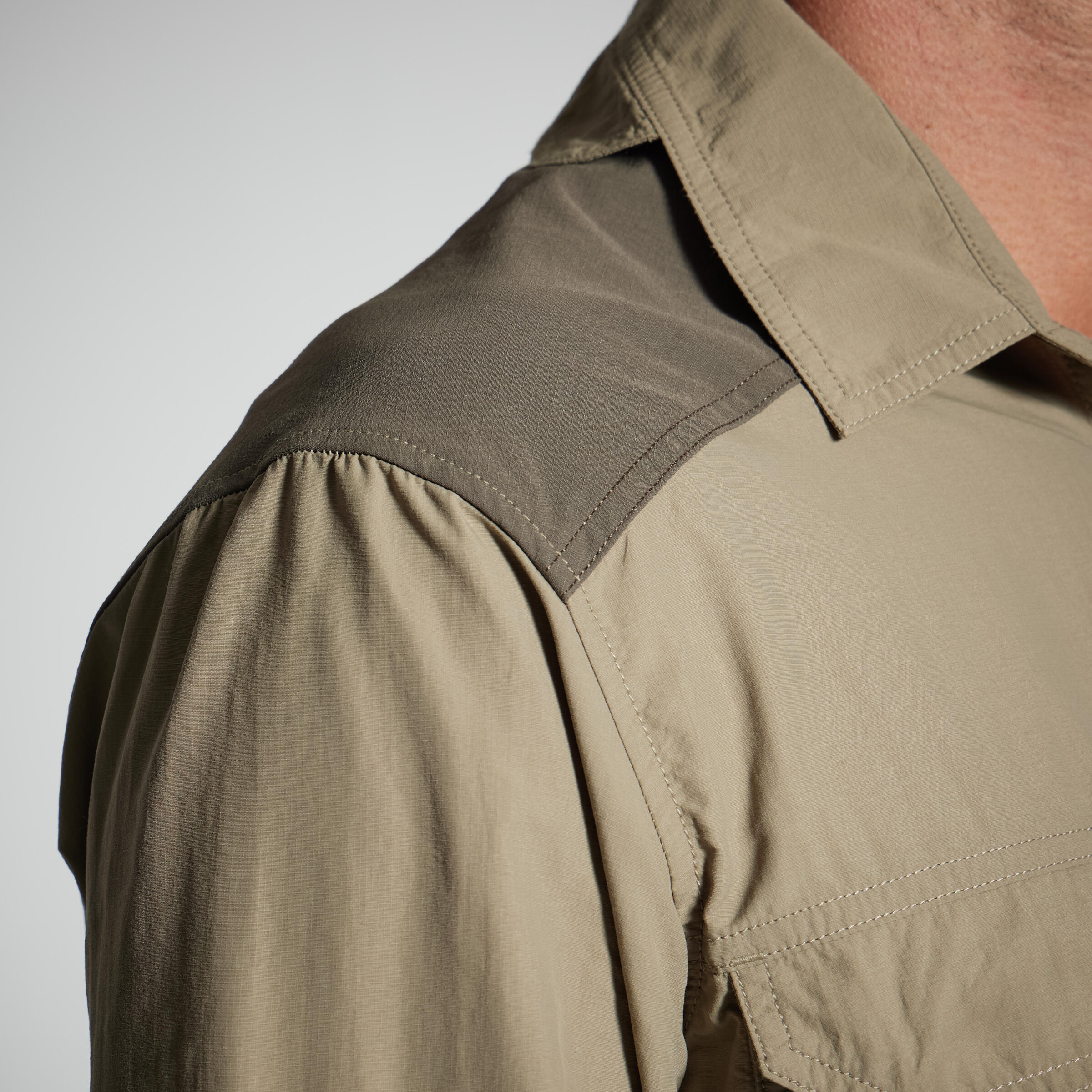 LIGHT AND BREATHABLE LONG-SLEEVED SHIRT 520 GREEN 9/13