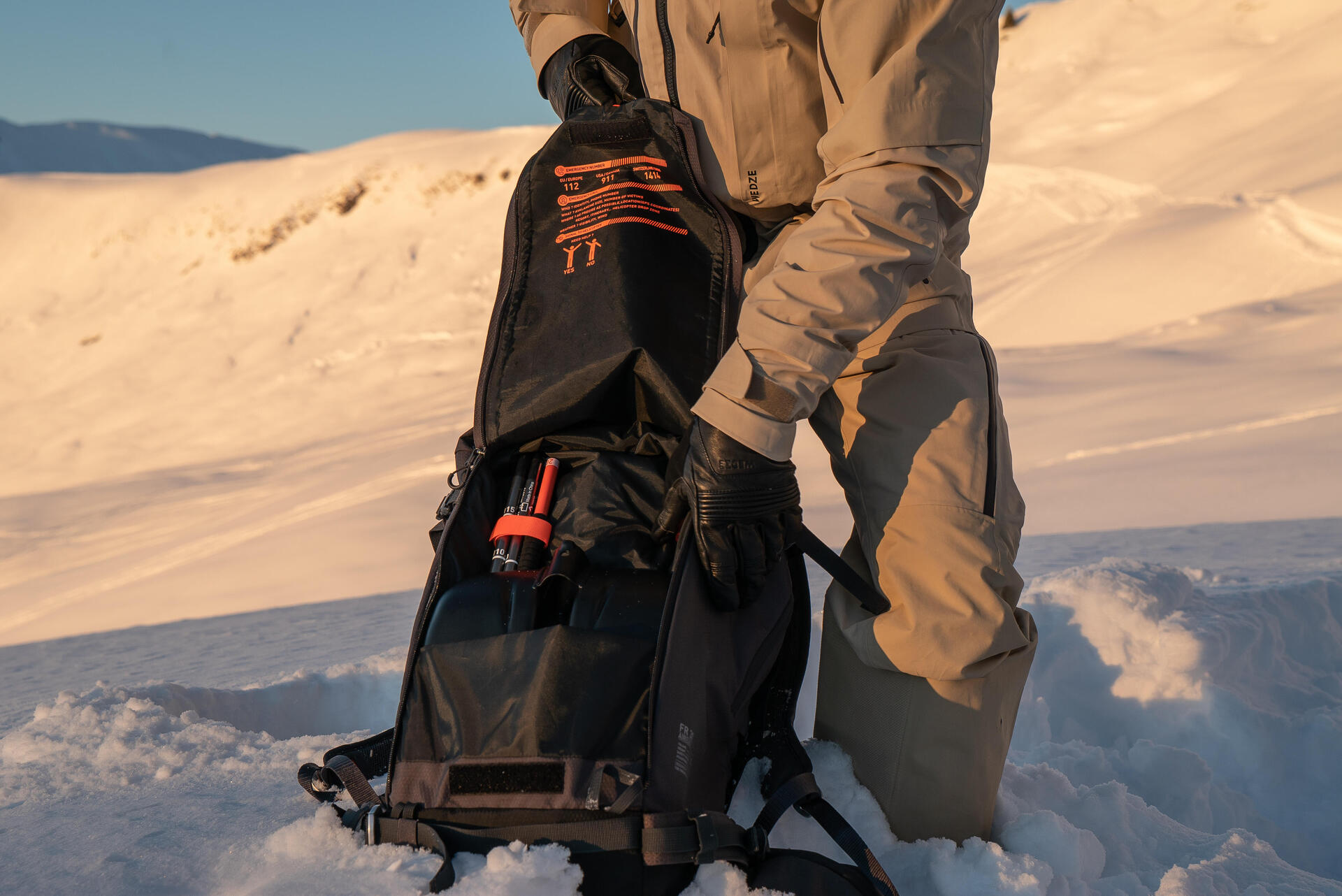 sac à dos ski freeride sac airbag decathlon quechua winter poche de sécurité tryptique dva pelle sonde