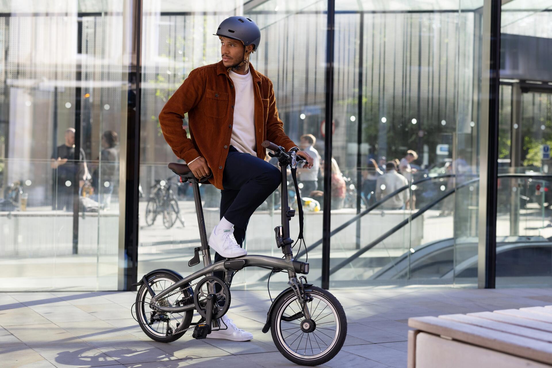 Inventer un vélo compact au dépliage instantané