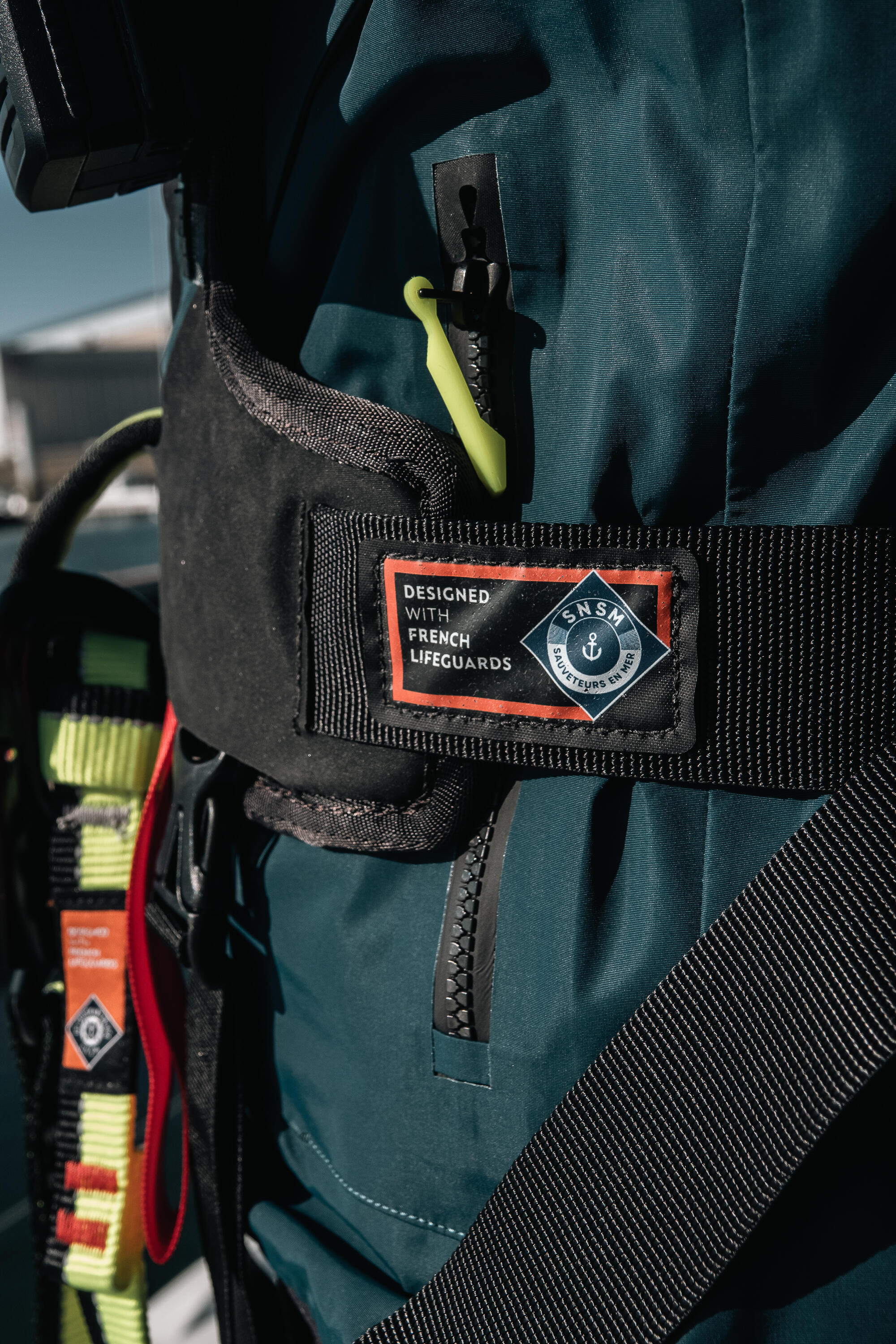 Samonafukovací záchranná vesta LJ 180 Offshore + postroj  26/33
