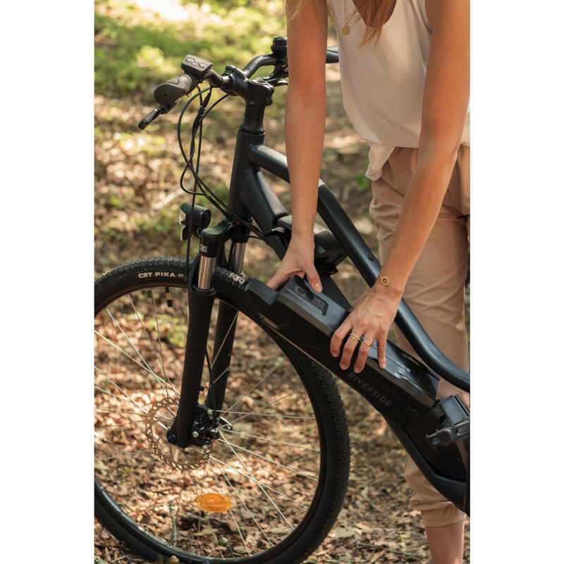 Bicicletă polivalentă electrică Riverside 100E cadru jos albastru