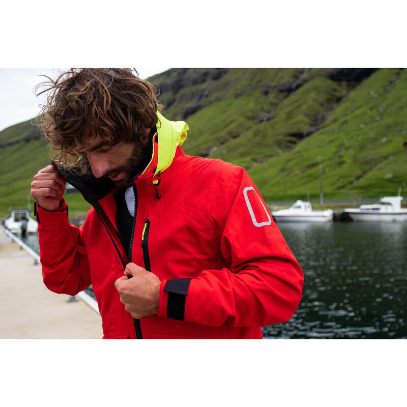 Pánská nepromokavá a větruodolná bunda na jachting Sailing 500 červeno-žlutá