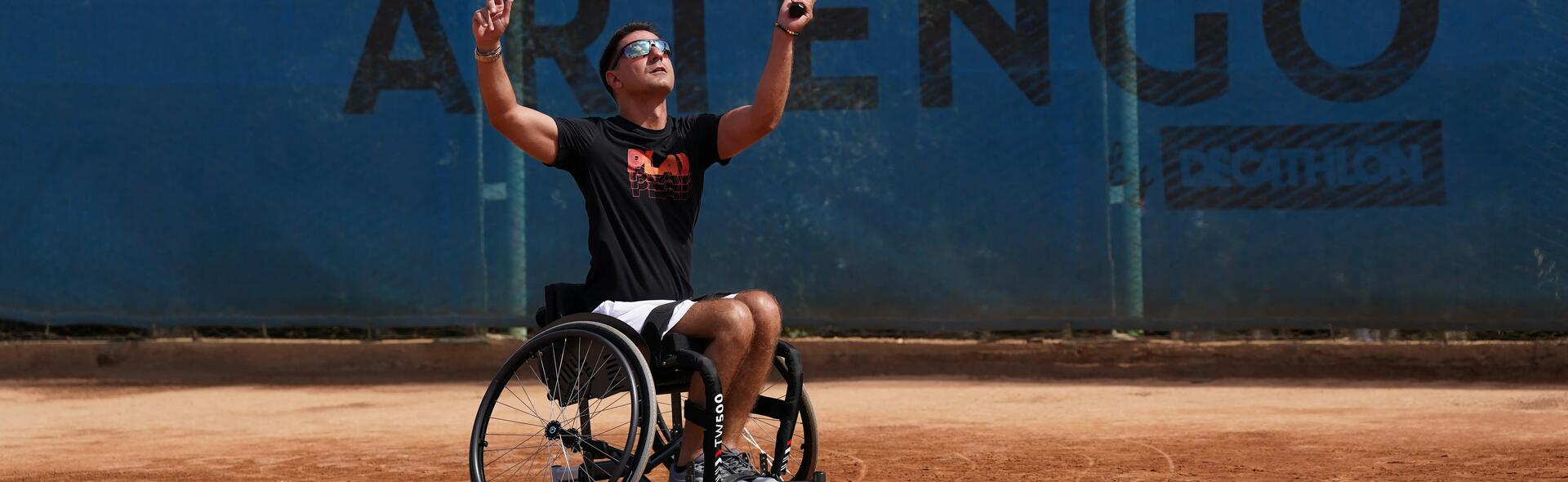 Découvrez le tennis fauteuil : histoire, règles et spécificités