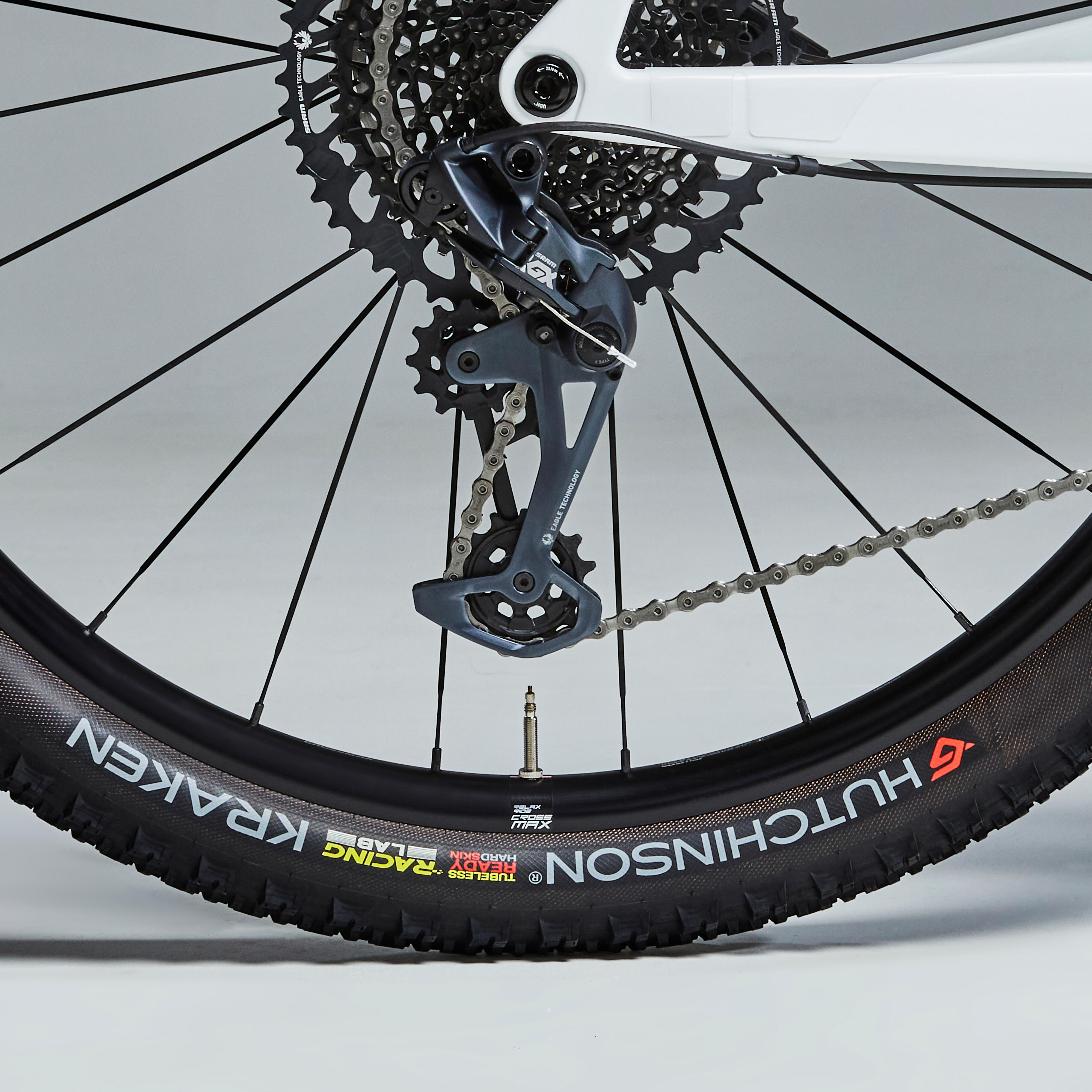 ROCKRIDER Horský bicykel XC Race 900 S GX Eagle kolesá Mavic Crossmax a karbónový rám XL (185-200 cm) · záber 8
