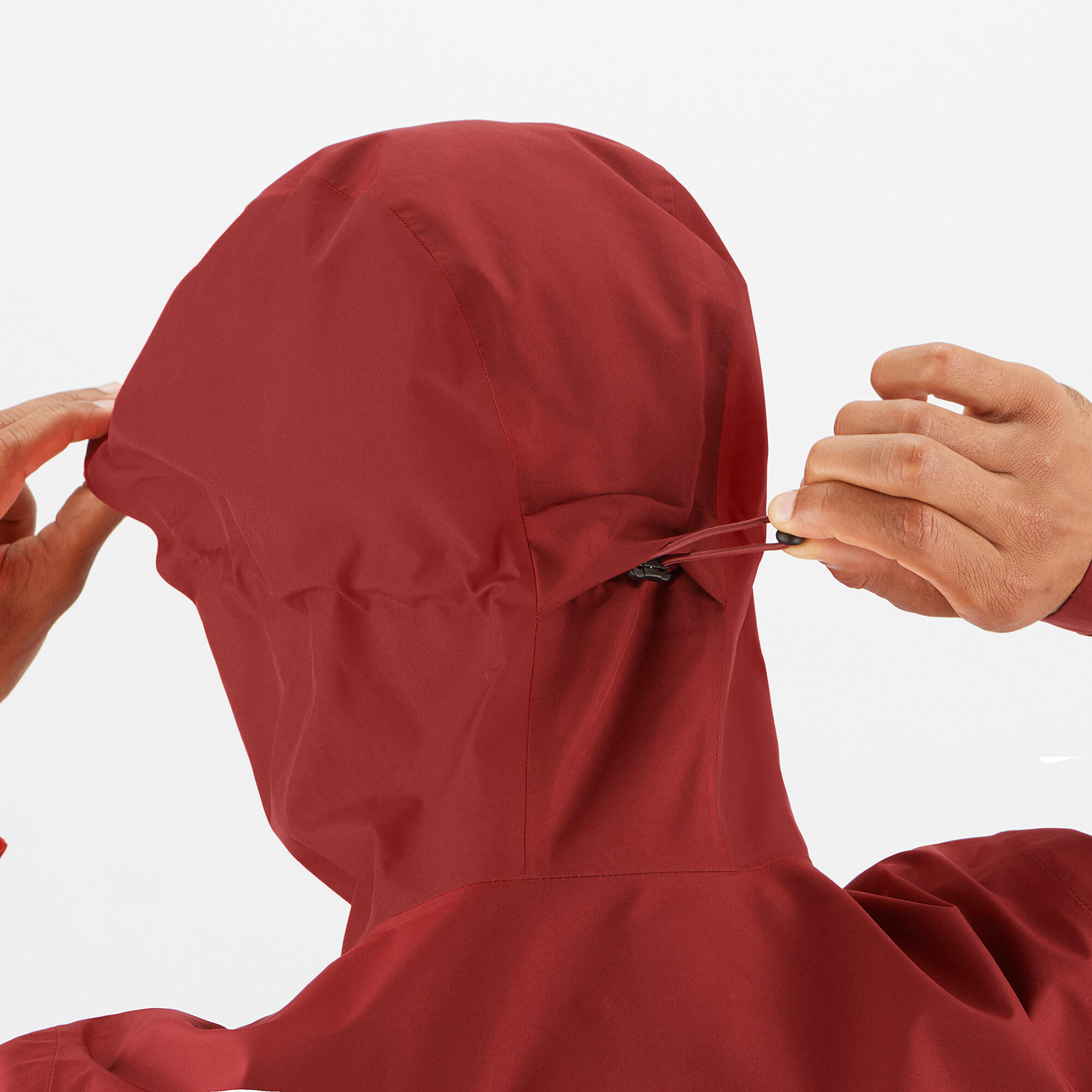 The recycled GORE-TEX jacket provides full protection against bad weather 6/8