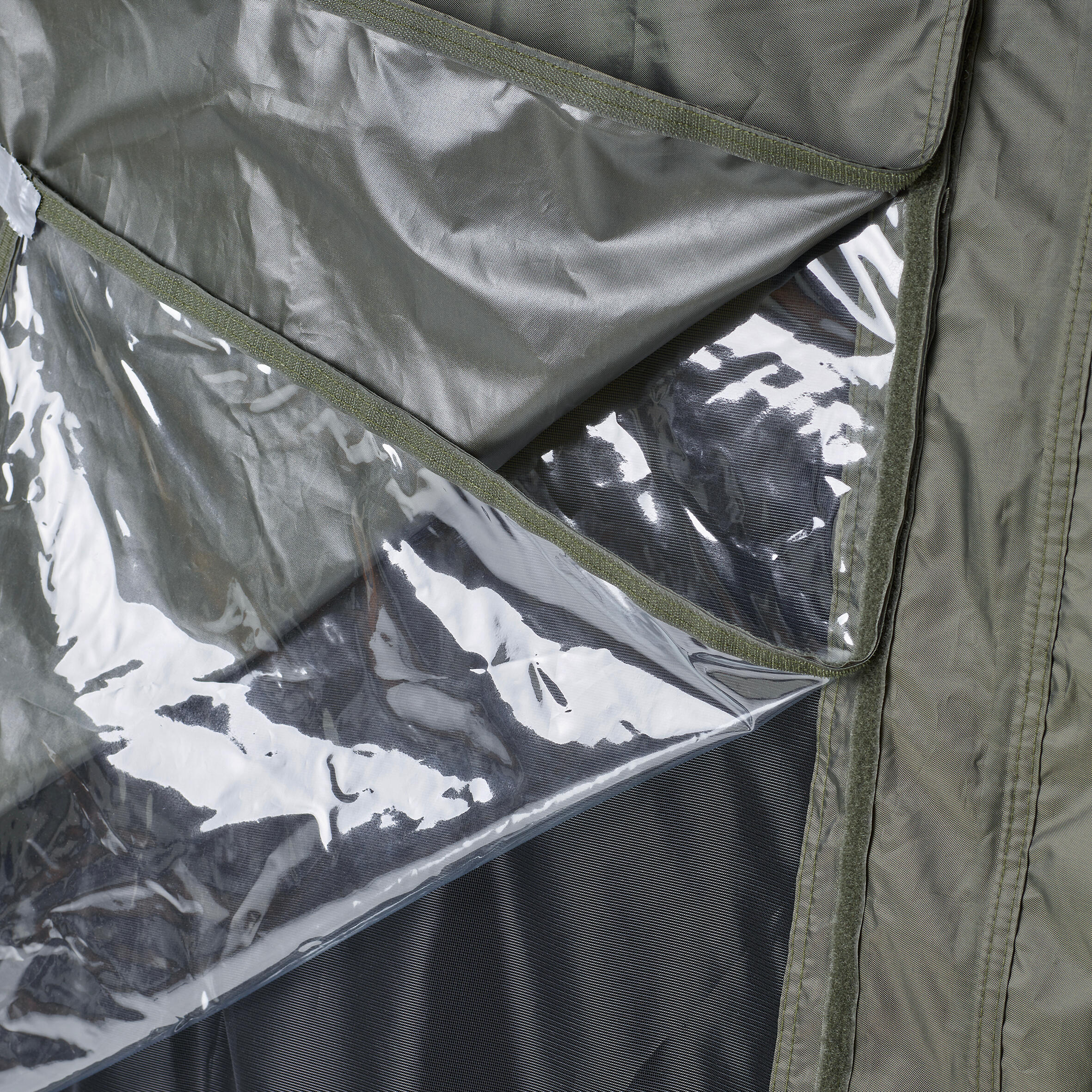 CAPERLAN Prístrešok Brolly 900 na lov kaprov bez · záber 7
