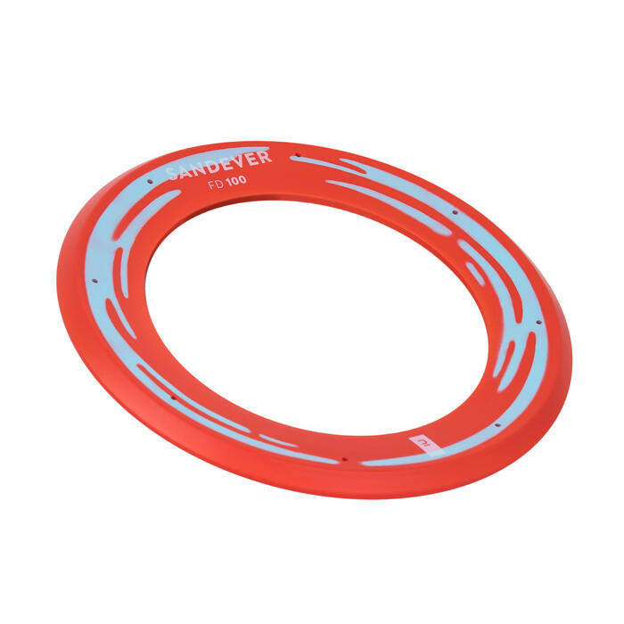 Flexibler roter Ring, mit dem man weite Würfe machen kann.