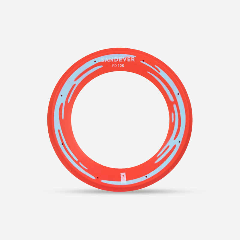 Flexibler roter Ring, mit dem man weite Würfe machen kann.