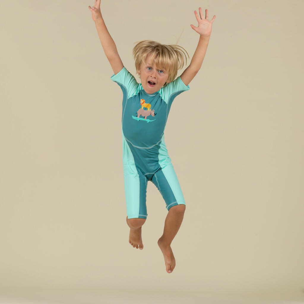 Traje anti-UV verde con estampado de sabana para bebés Kloupi