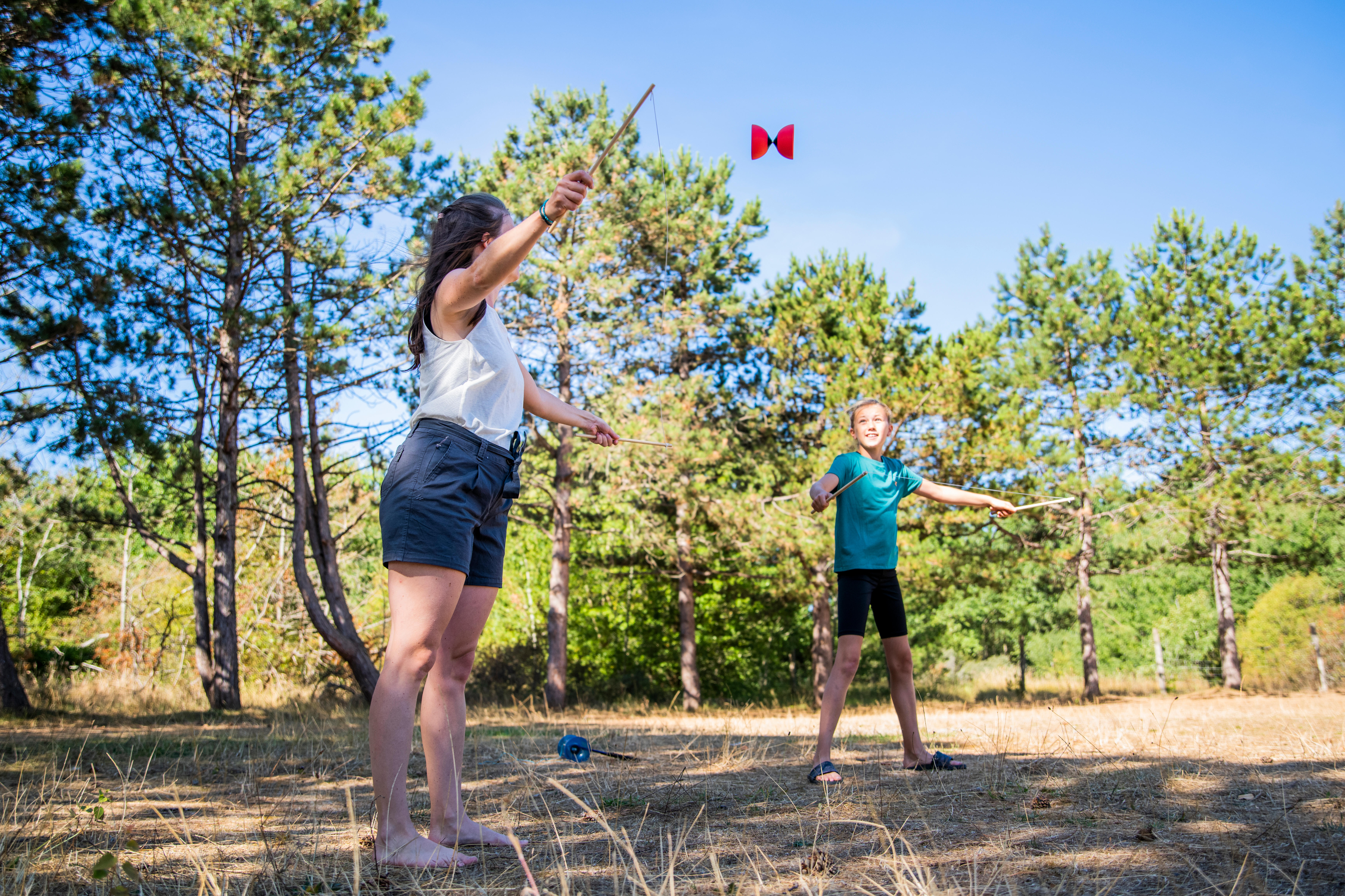 Diabolo + Wooden Handsticks - 100 Red - DOMYOS