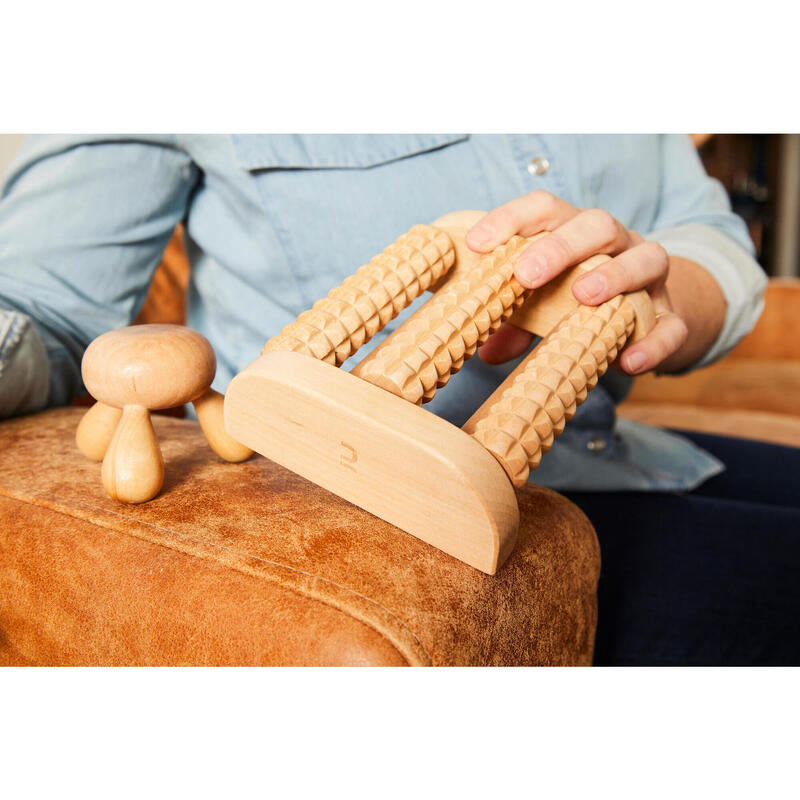 Dřevěný masážní přístroj na nohy