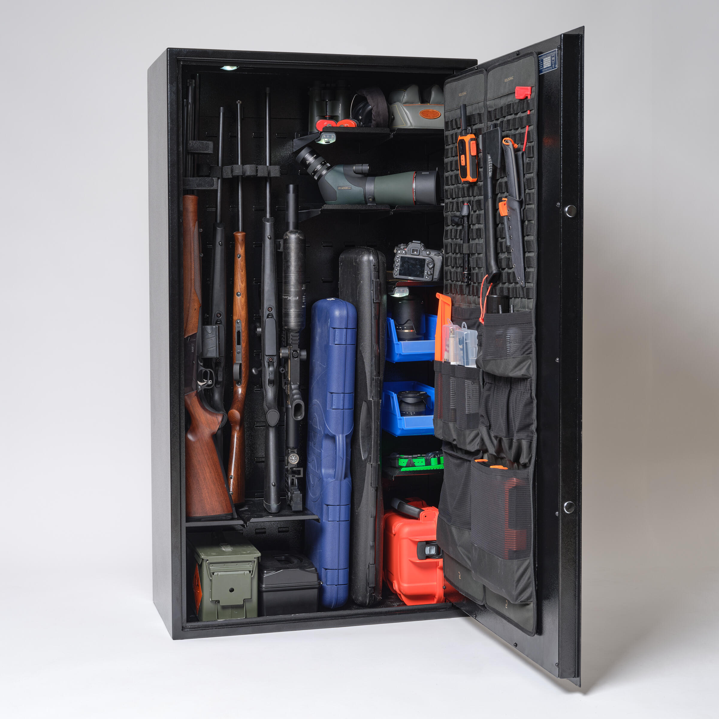 Door organization for heavy-duty cabinets