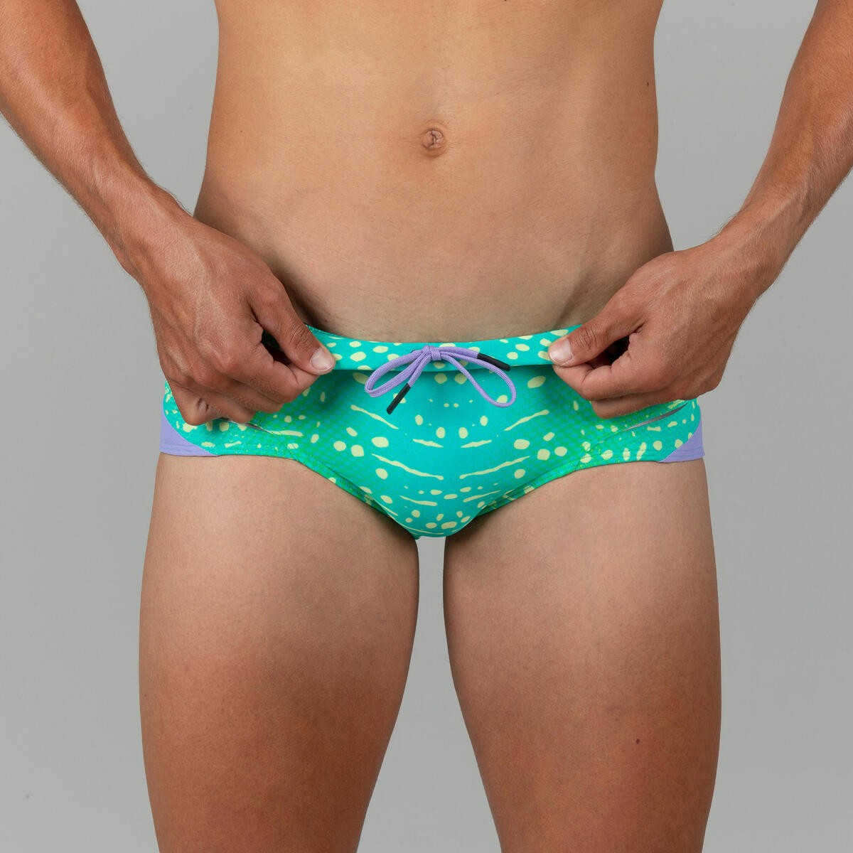 Maillot natation homme slip bandeau 900 baleo vert jaune
