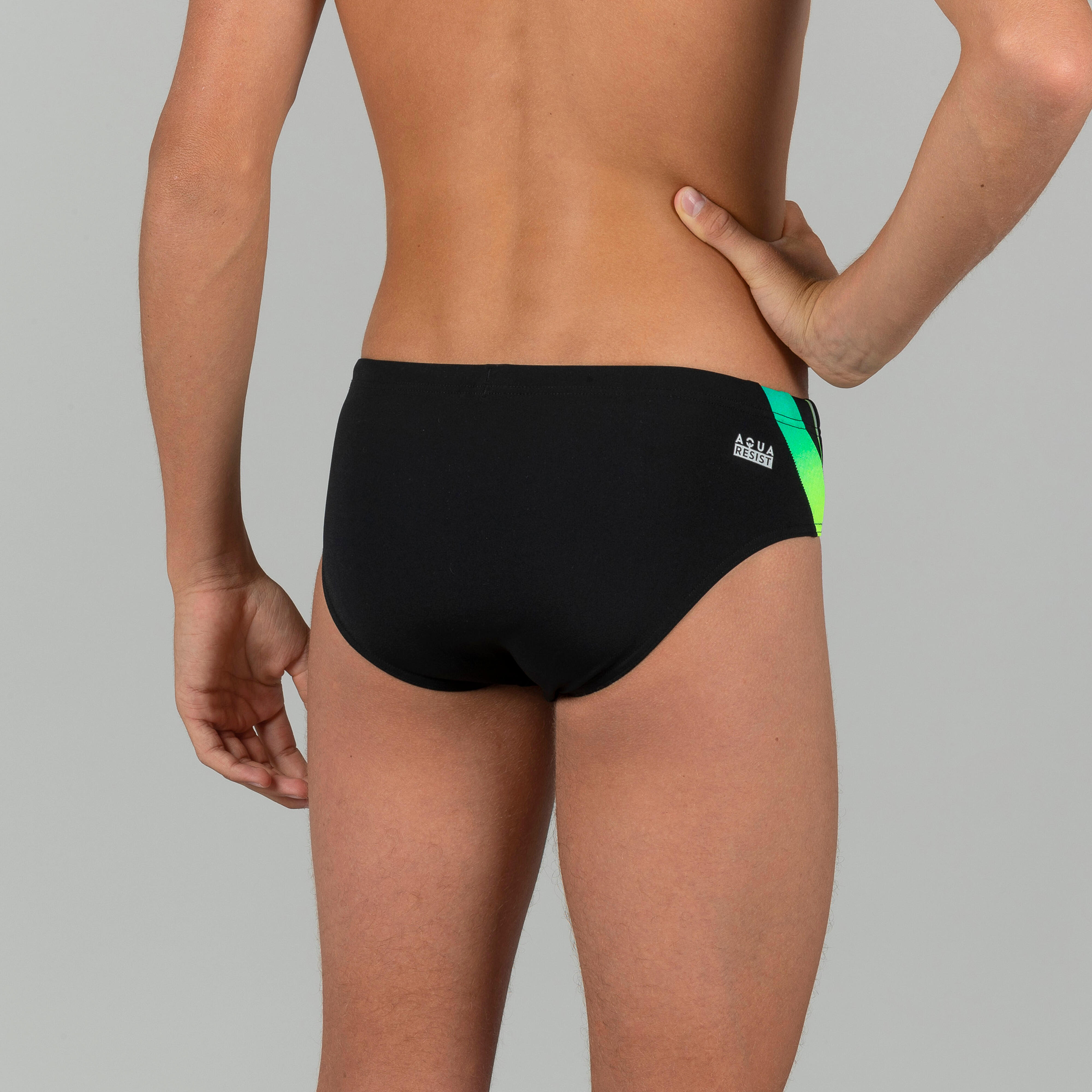 DECATHLON Chlapčenské slipové plavky 900 Yoke čierno-zelené 5-6 r (113-121 cm) · záber 3