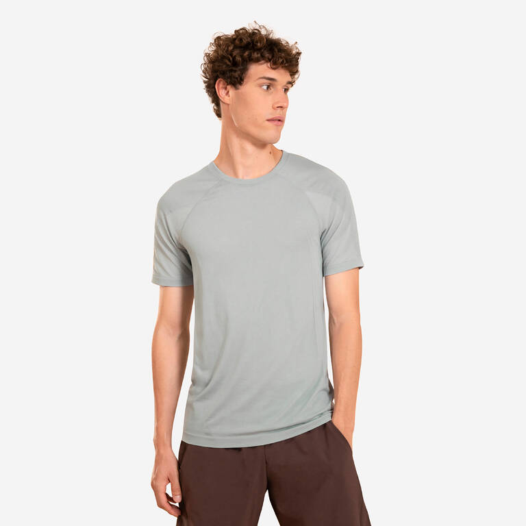 T-Shirt Yoga Dinamis Pria Tanpa Kelim - Abu-Abu Terang