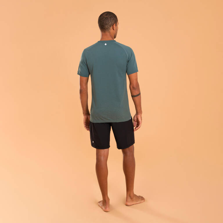 T-Shirt Yoga Dinamis Pria Lengan Pendek Tanpa Kelim - Khaki