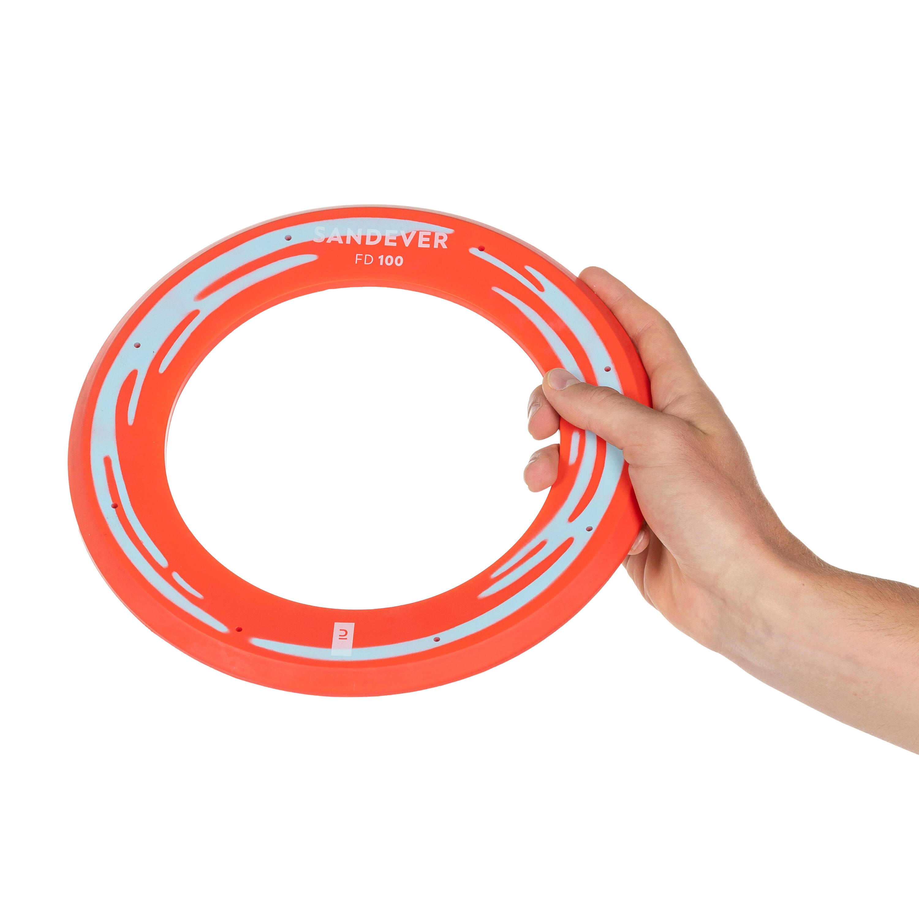 A soft red disc for long-distance throws. 3/6