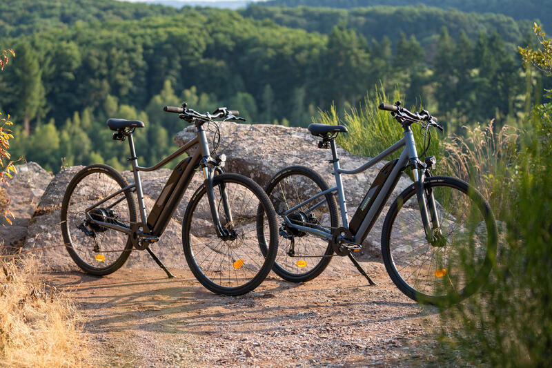 Rower elektryczny trekkingowy Riverside 520 E wysoka rama