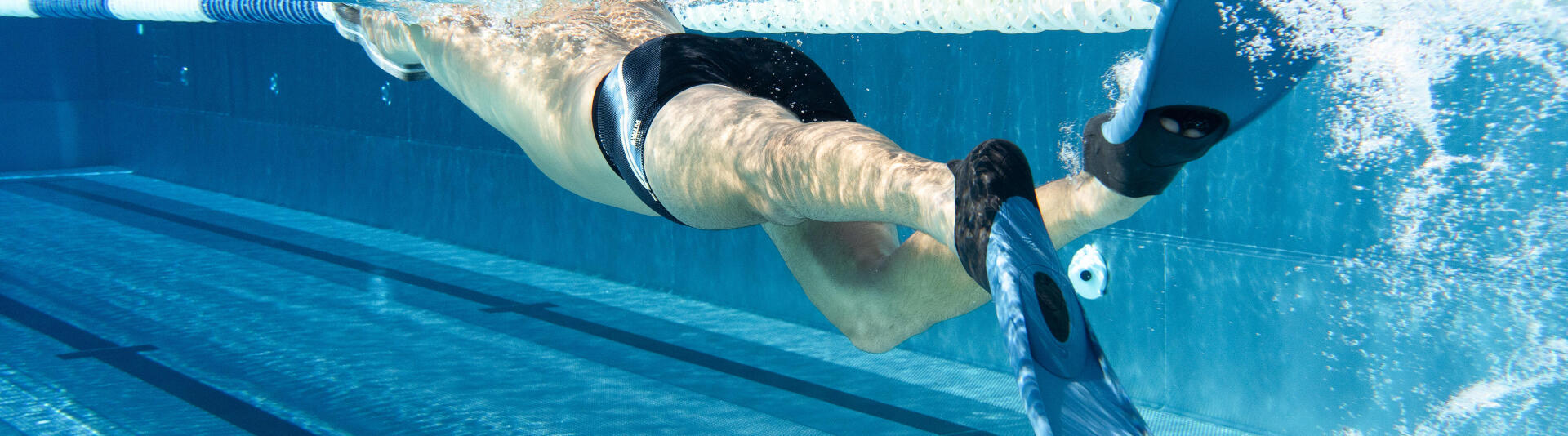 Le matériel de natation pour les jambes