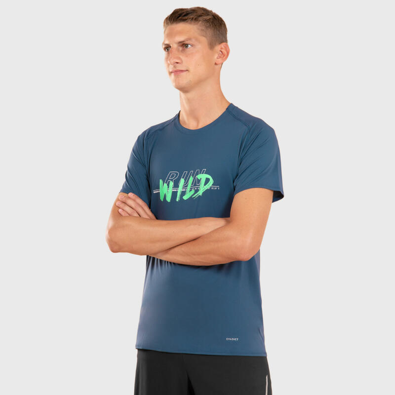 Camiseta trail running resistente Hombre KIPRUN Run 500 Grafismo Azul mar sur 