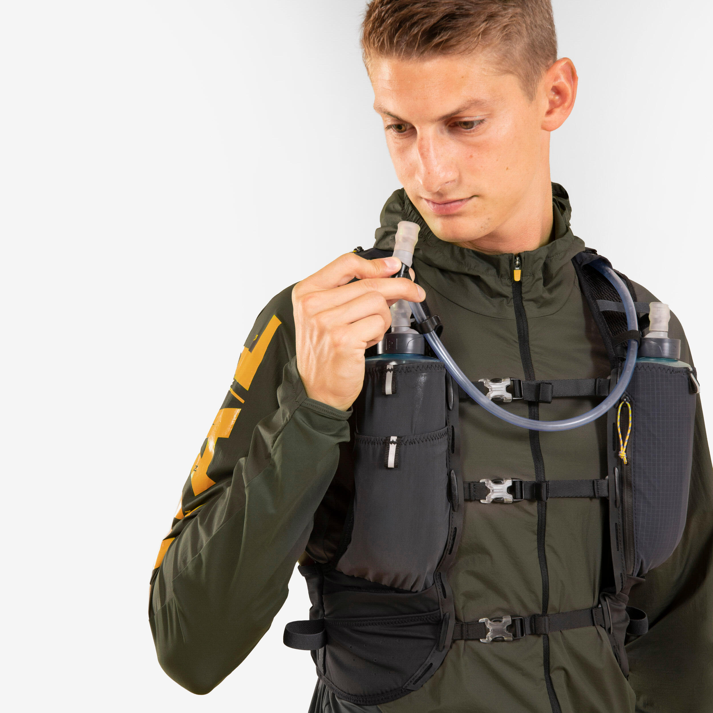 MOCHILA DE TRAIL ULTRA UNISSEXO 15 L PRETO VENDIDA COM BOLSA DE AGUA DE 2 L