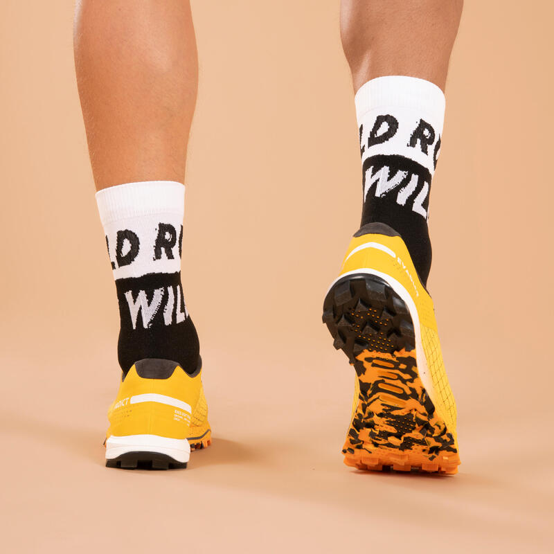 RUN900 RUN WILD THICK MIDCALF RUNNING SOCKS - WHITE BLACK