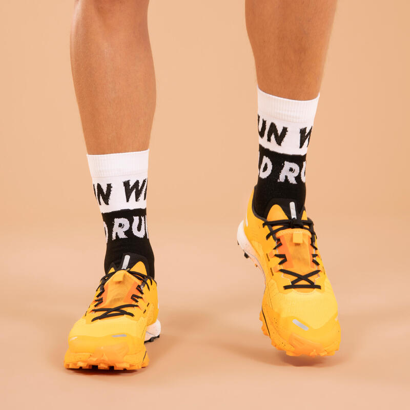 RUN900 RUN WILD THICK MIDCALF RUNNING SOCKS - WHITE BLACK