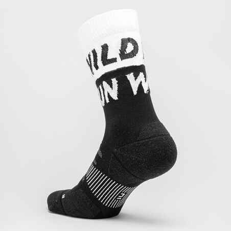 RUN900 RUN WILD THICK MIDCALF RUNNING SOCKS - WHITE BLACK