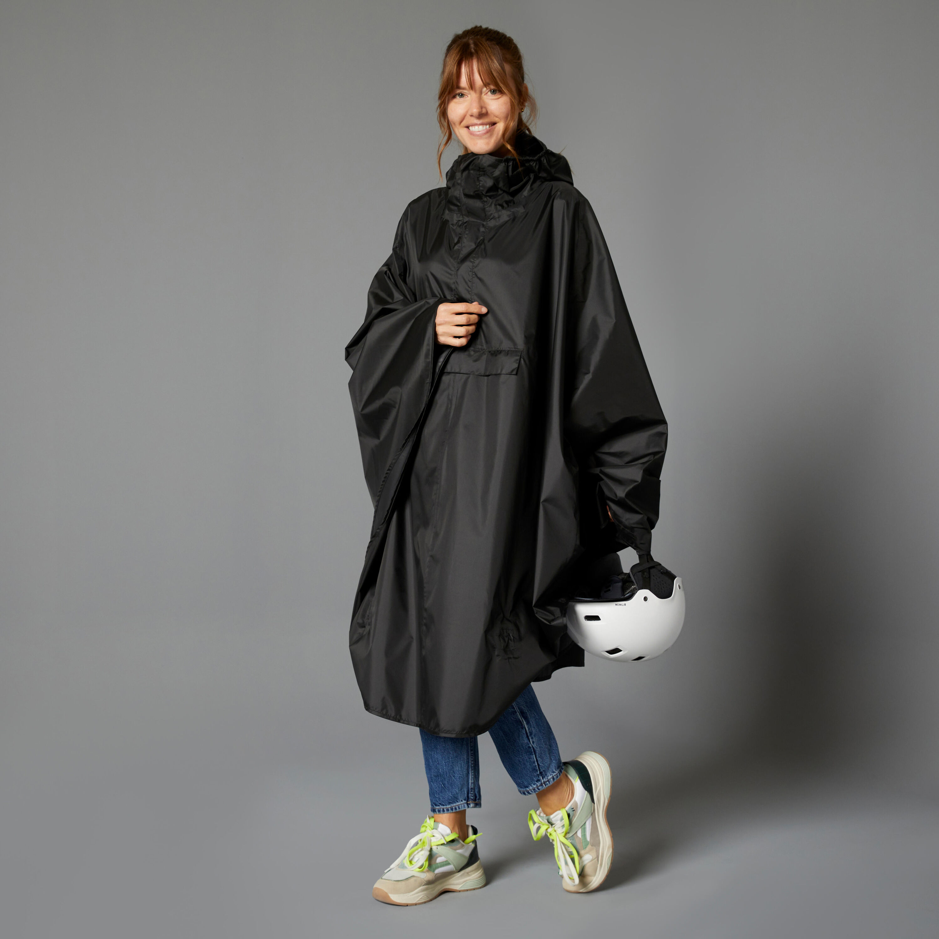 BTWIN 100 City Cycling Rain Poncho - Black