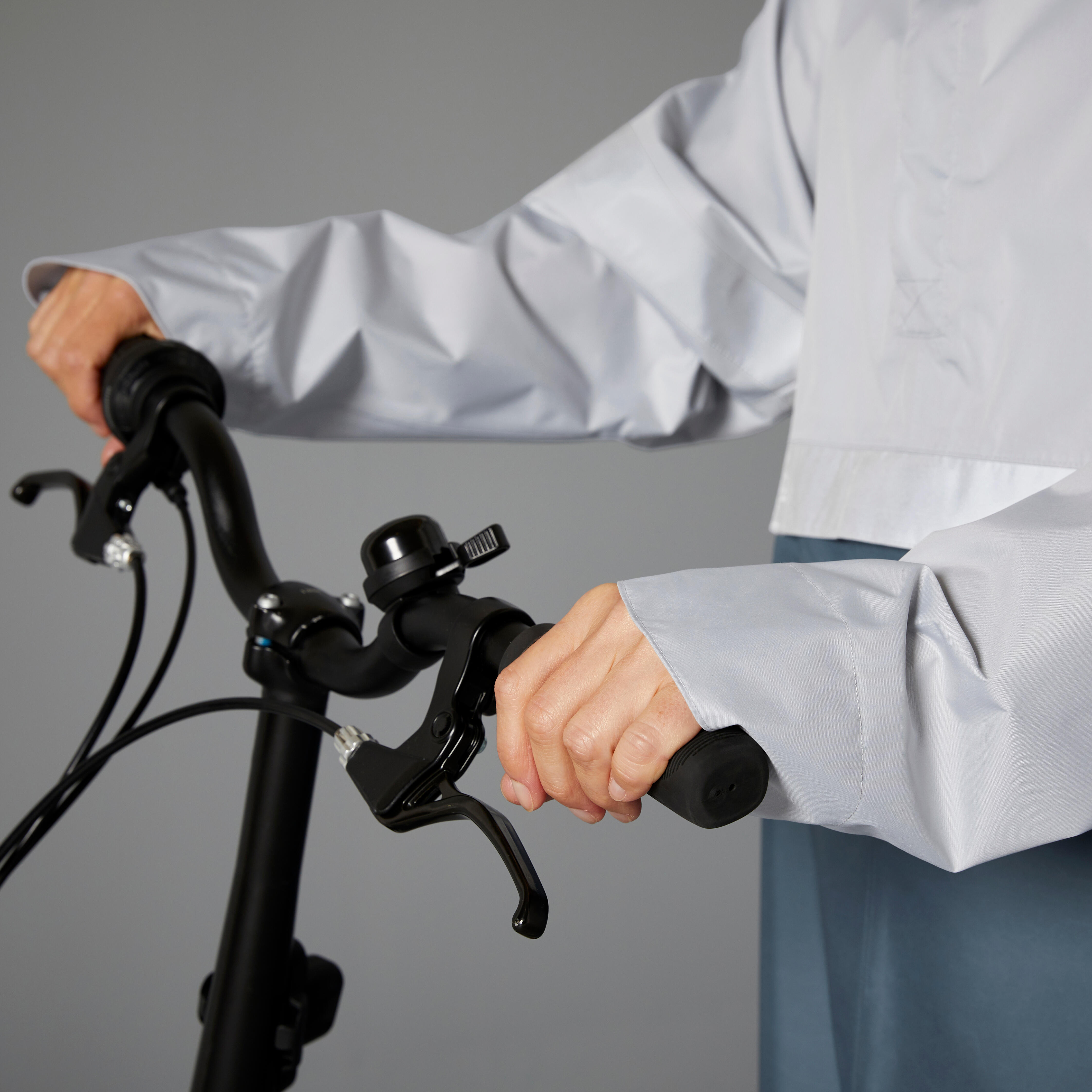 BTWIN Reflexné cyklistické pončo 540 viditeľné v noci modro-sivé 3XL-4XL · záber 9
