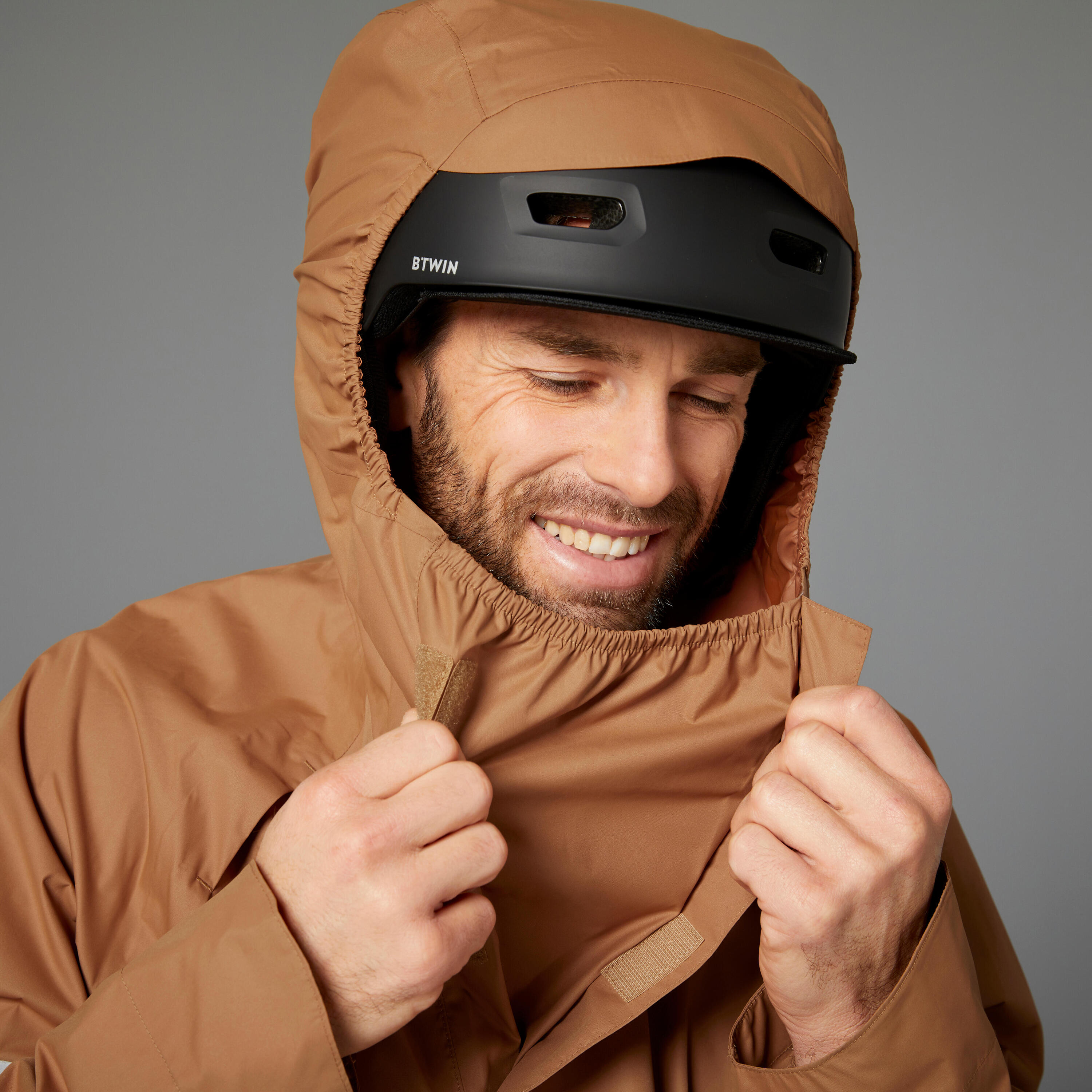 Night Visibility City Bike Rain Poncho 540 - Black/Camel 7/15