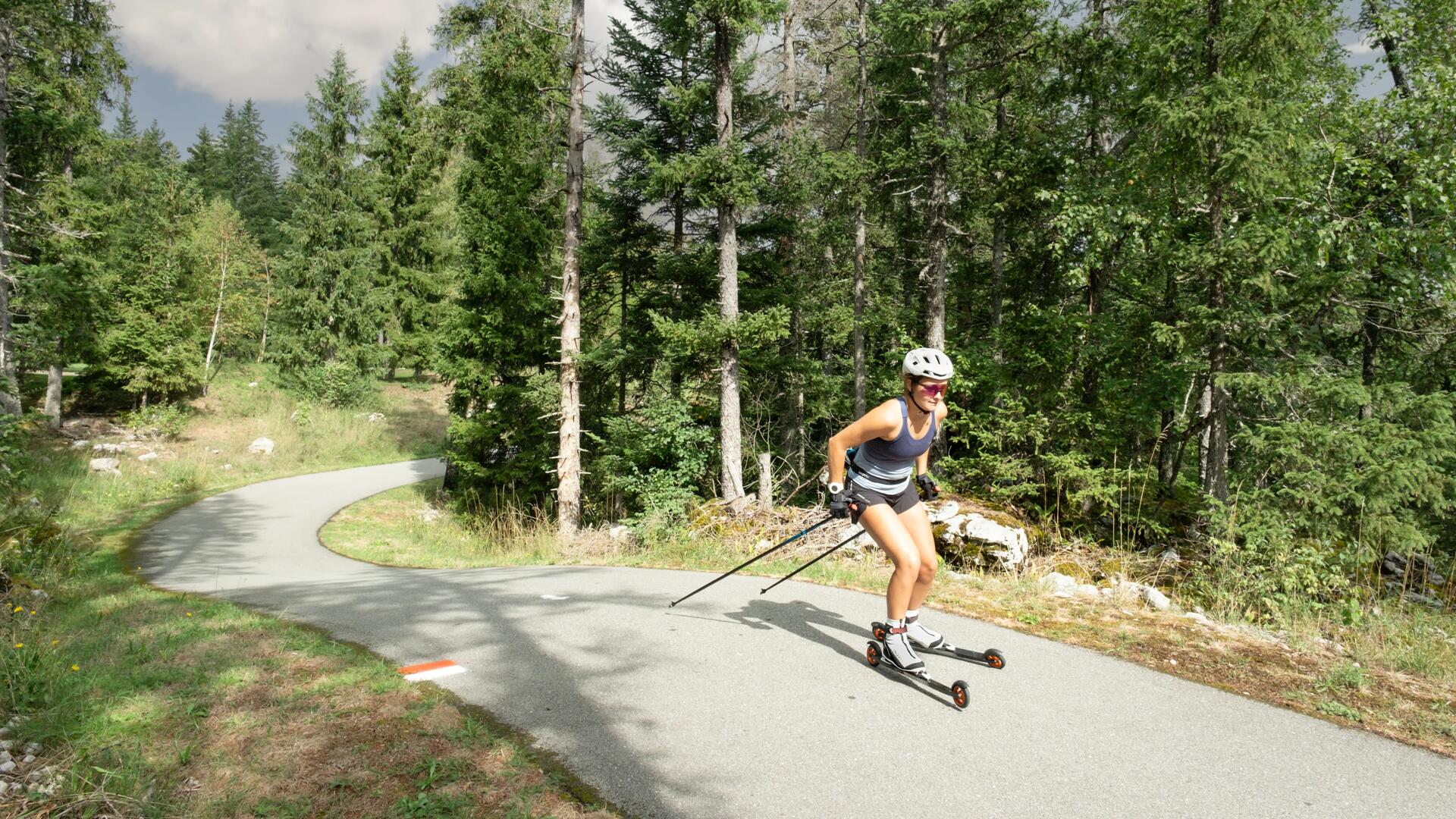 Roller ski