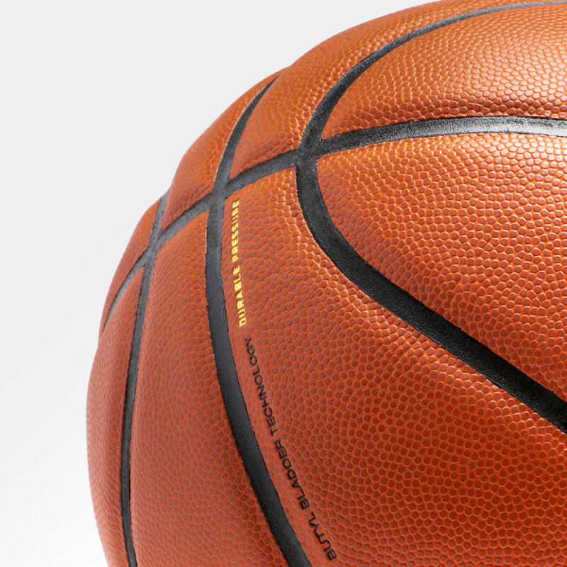 Basketbal BT900 maat 7. Goedgekeurd door de FIBA, voor jongens en heren