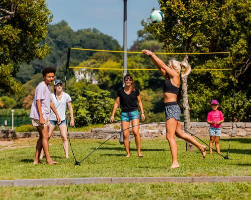 Guide des vacances actives sans voyager
