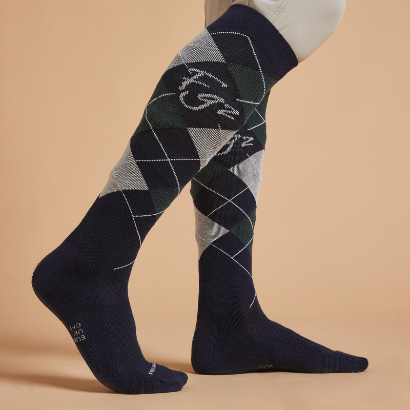 Chaussettes d'équitation 500 adulte losanges bleu noir/vert mélèze.
lot de 2