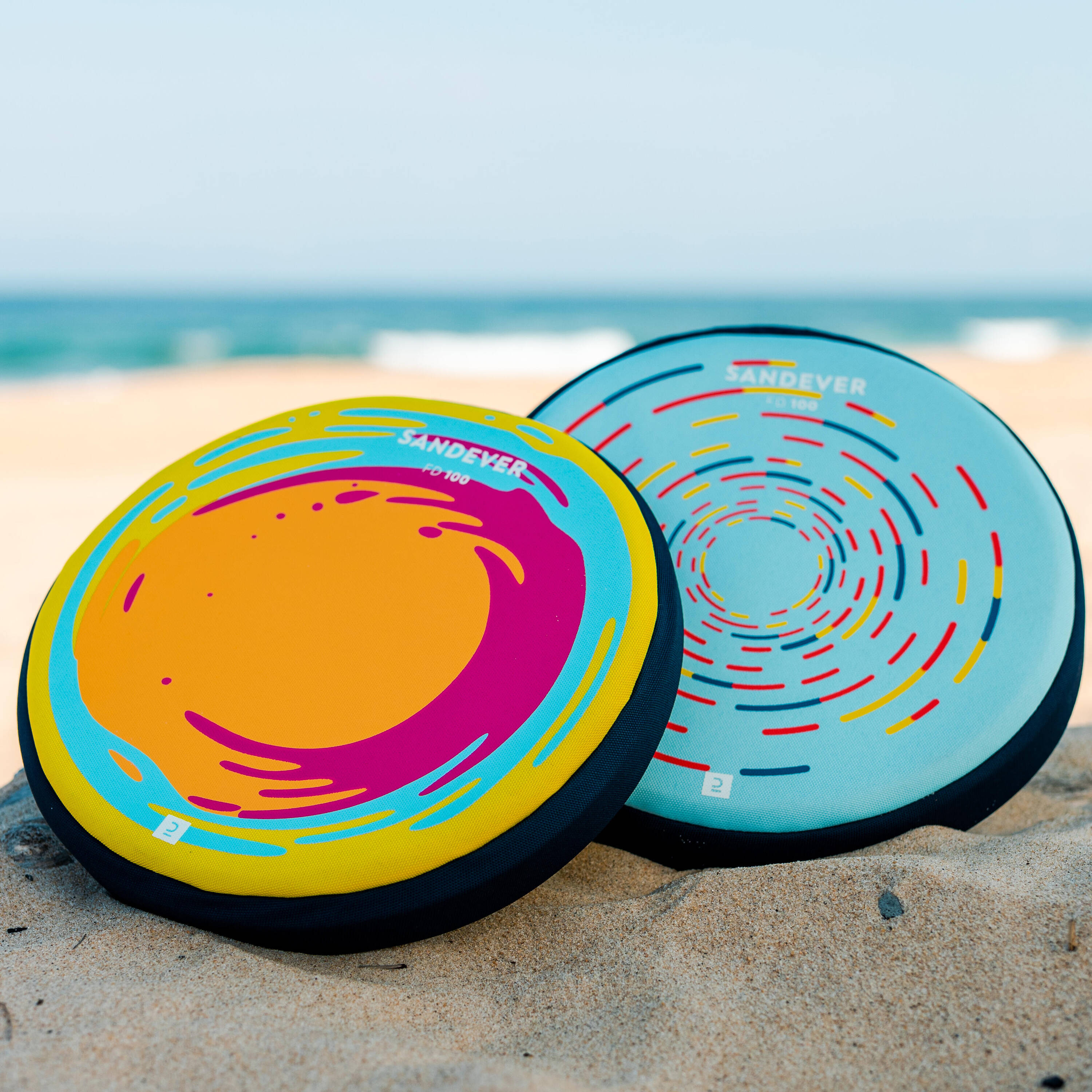 the ultra-soft Splash Orange disc lets you throw without worrying about impacts. -  4