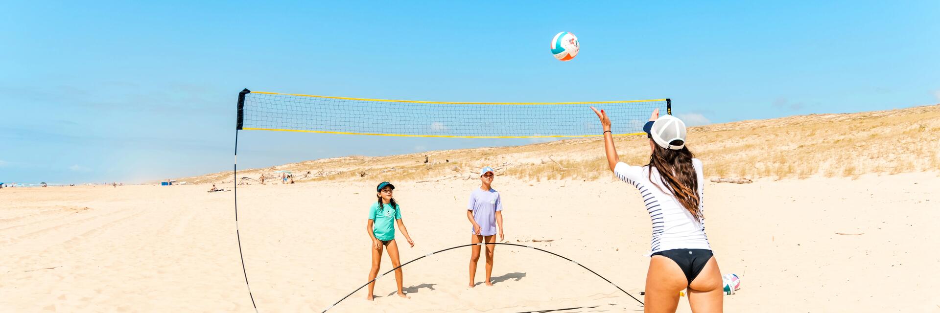 COMMENT BIEN S'ÉQUIPER POUR PRATIQUER LE BEACH-VOLLEY?