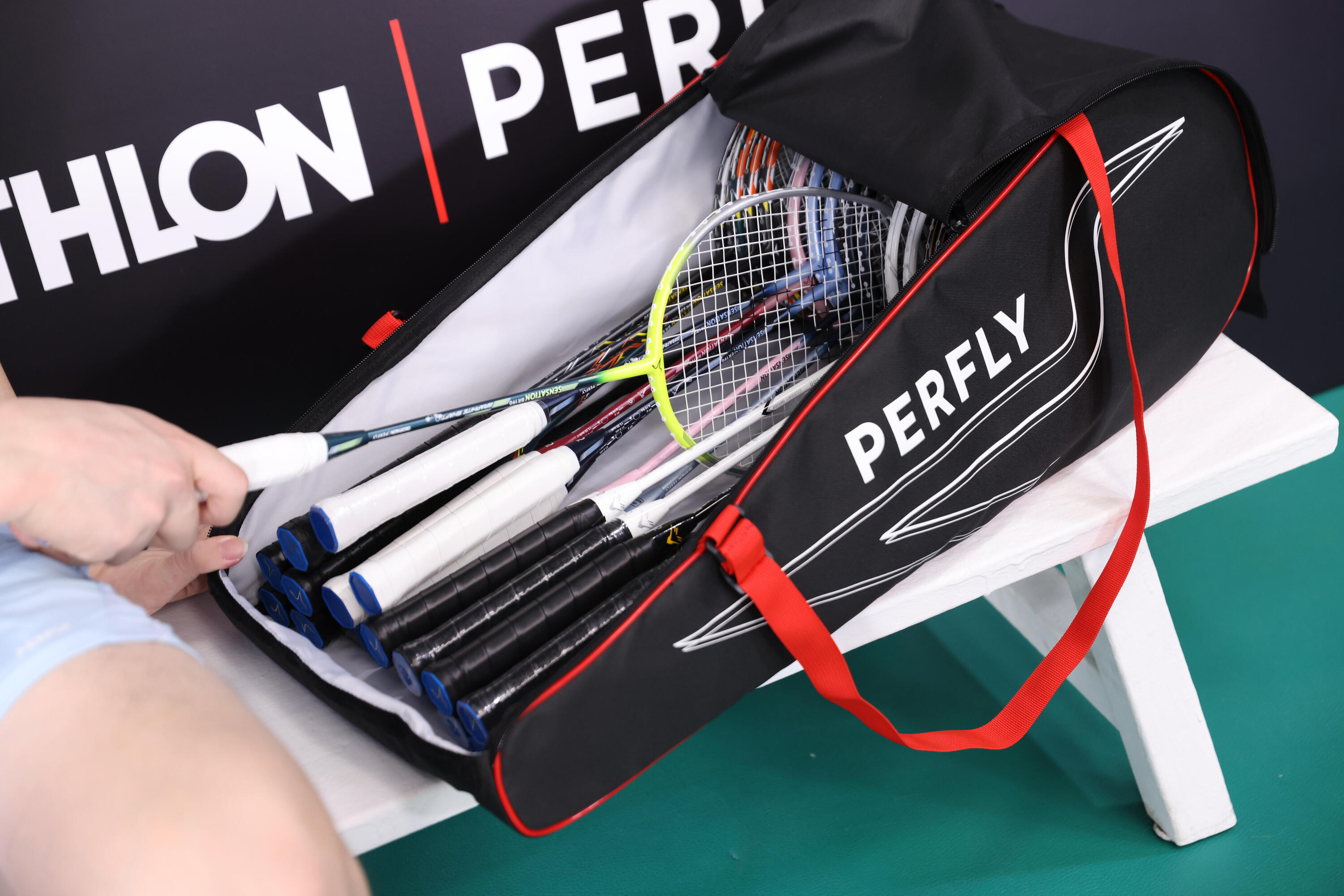 CAPA DE RAQUETE DE BADMINTON BL CLUB 190 PRETO 27/28