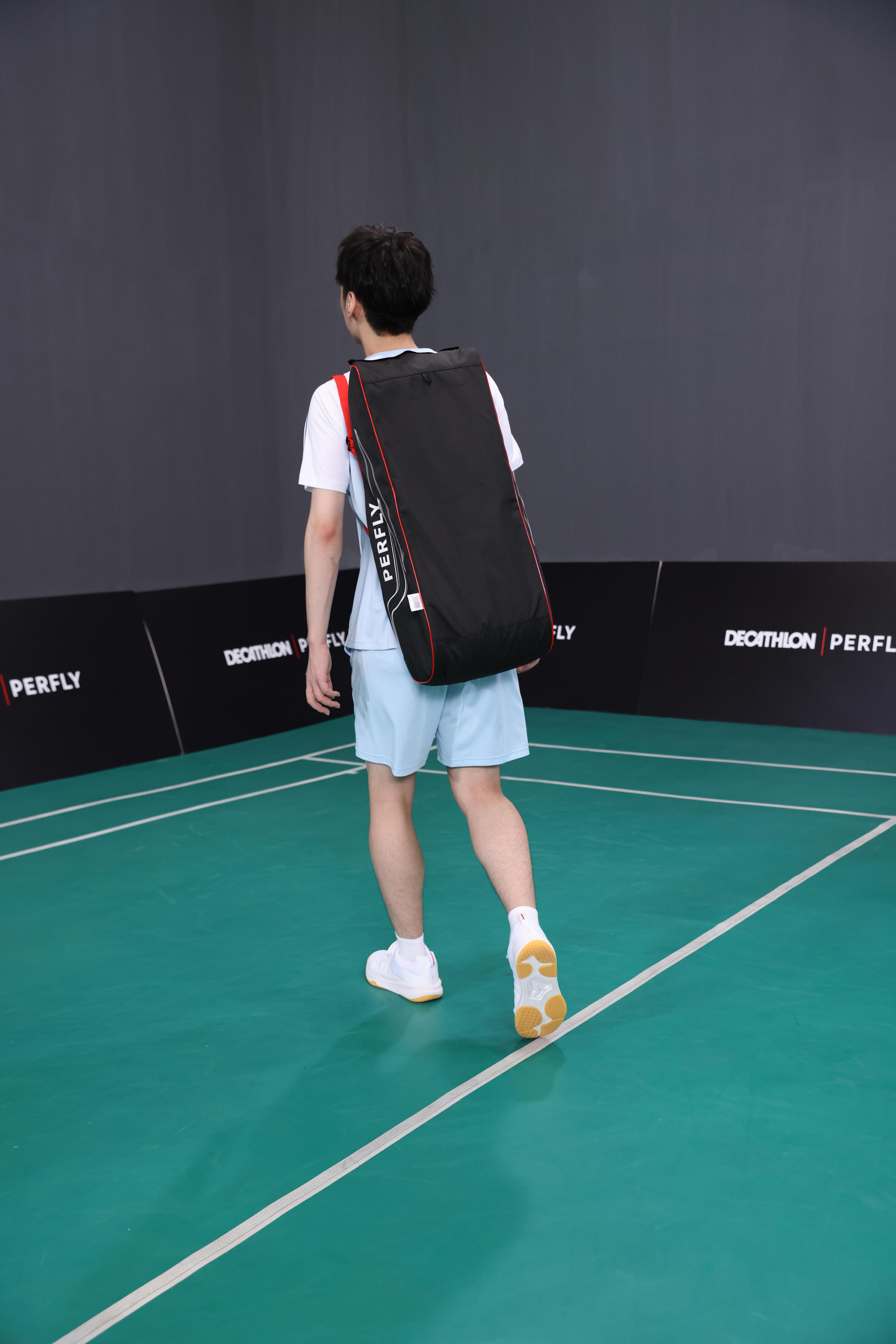 CAPA DE RAQUETE DE BADMINTON BL CLUB 190 PRETO 20/28