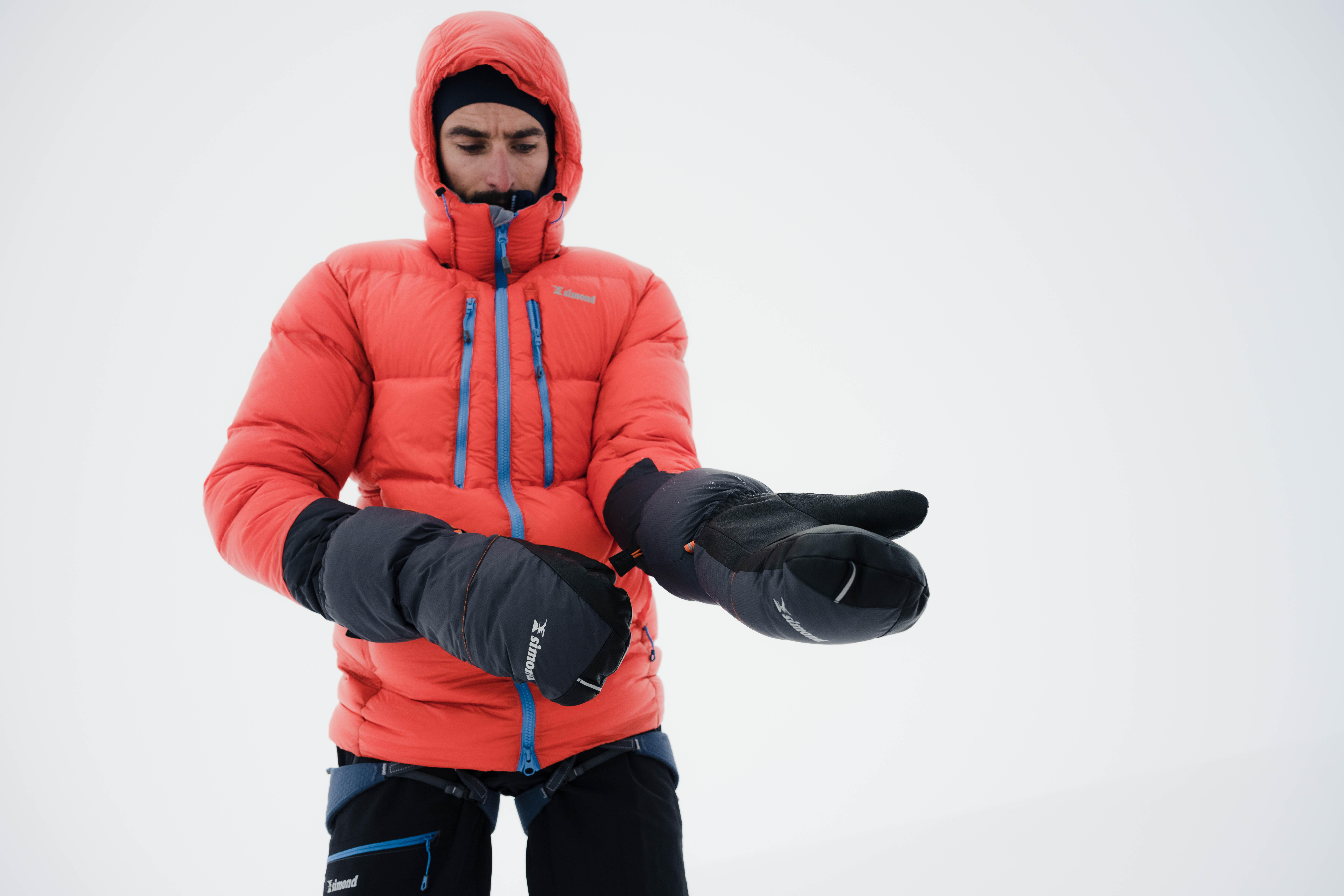 Buy Men s Mountaineering Down Jacket Makalu Red Online Decathlon