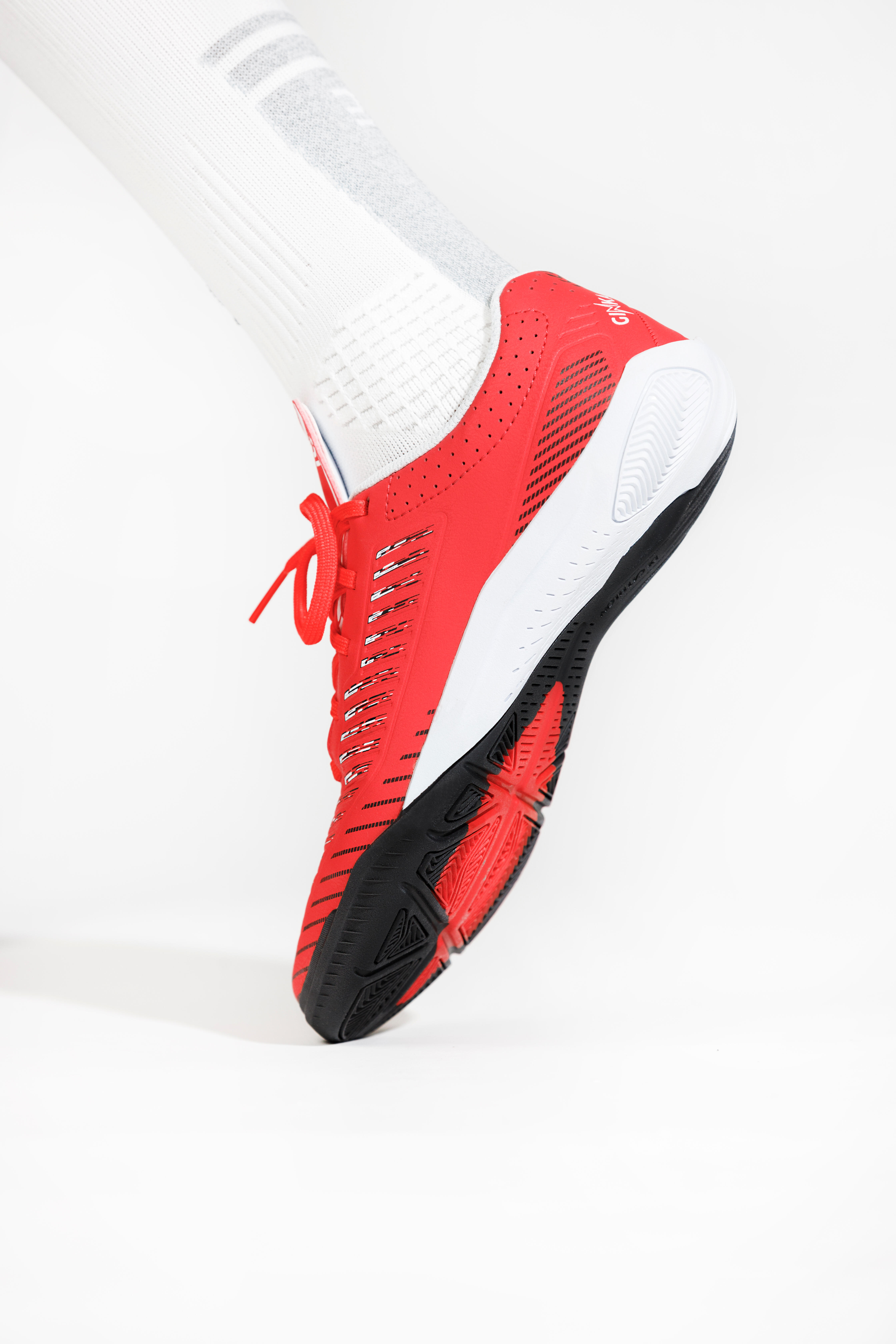Chaussures de futsal enfant - Ginka 500 rouge/noir - KIPSTA